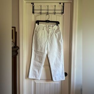 Old Navy Women’s cropped white high rise slouchy straight Jeans size 4.